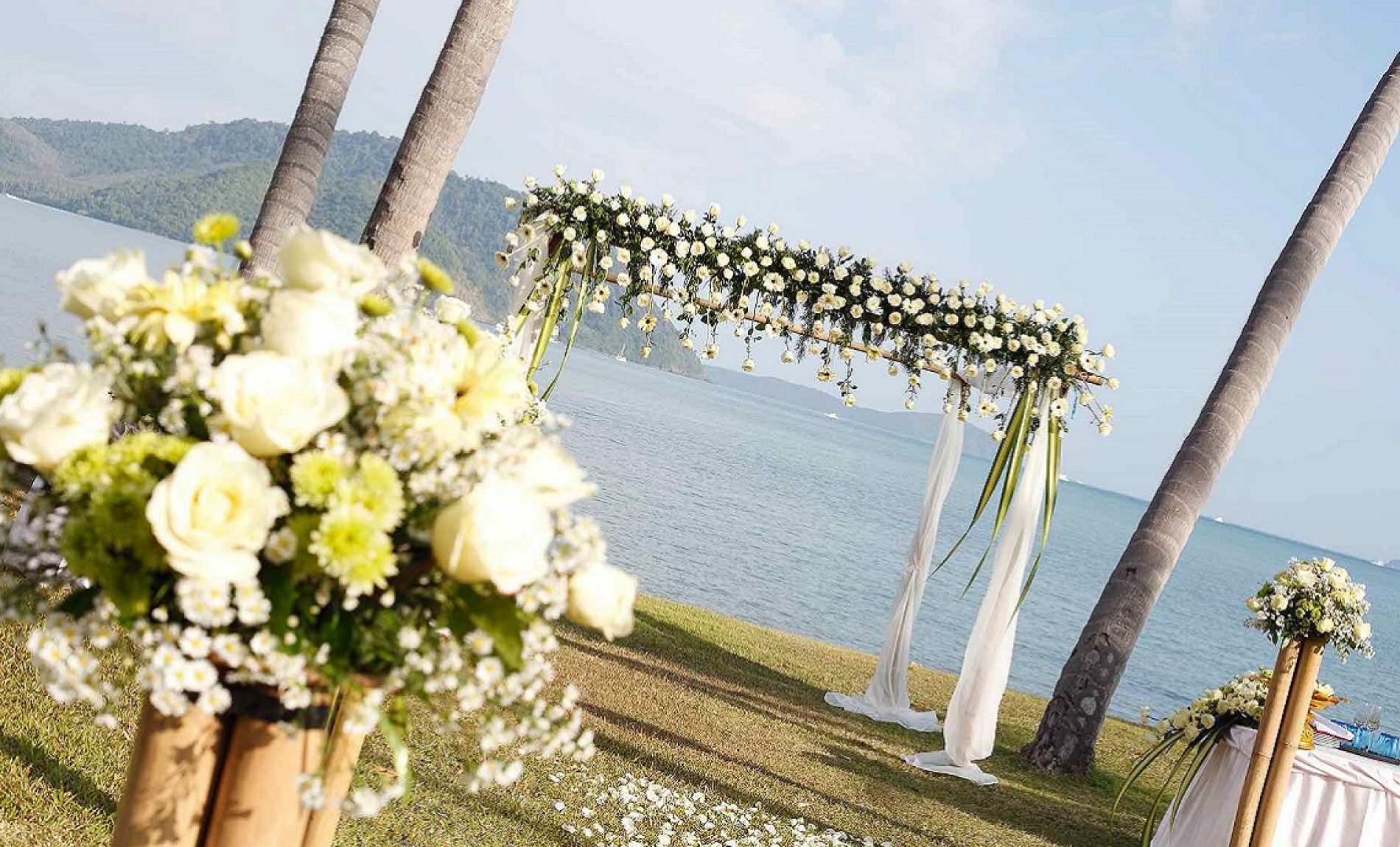 Matrimonio in spiaggia: 7 idee per organizzare un evento favoloso